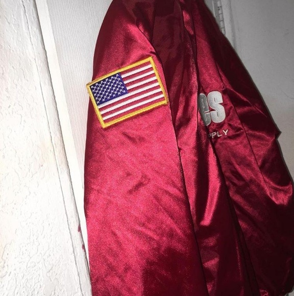 Red jacket - Picture 2 of 3